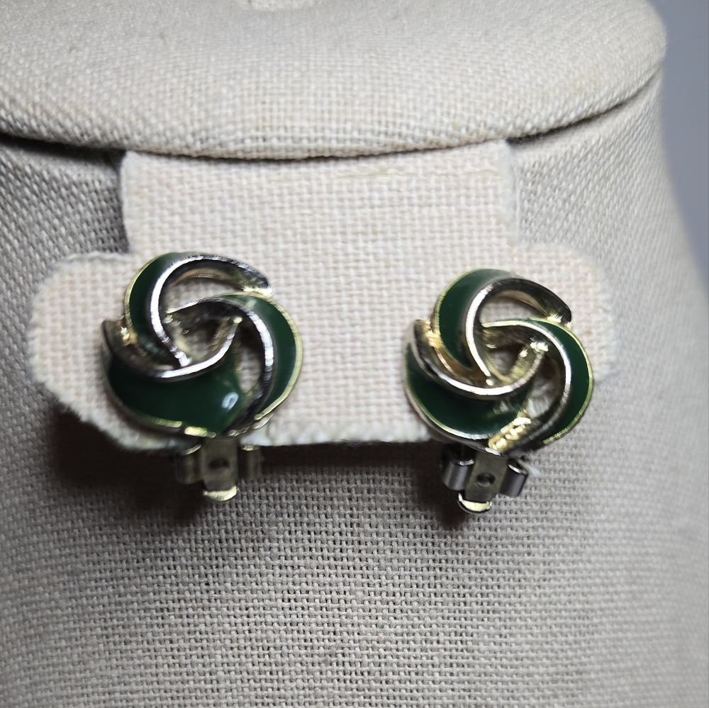 Chic Green and Silver Swirl Clip-on Earrings